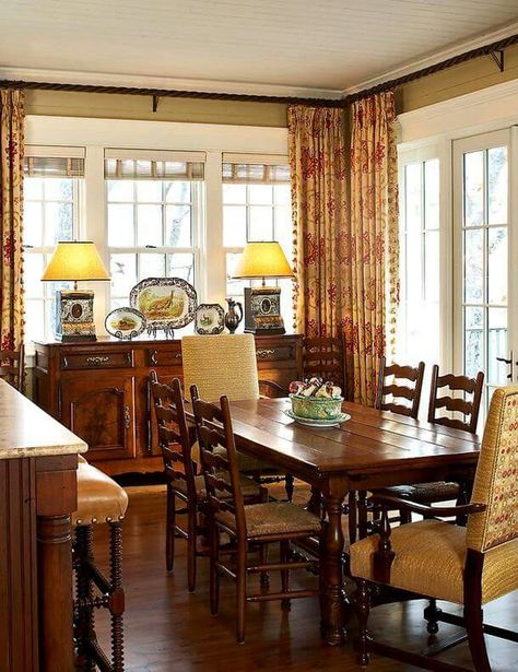 Very Nice American Colonial Interior, Dining Room Decor Traditional, Balinese Decor, French Country Dining Room, Colonial Interior, Dining Room Curtains, Country Dining Rooms, French Country Dining, Interior Decorating Styles