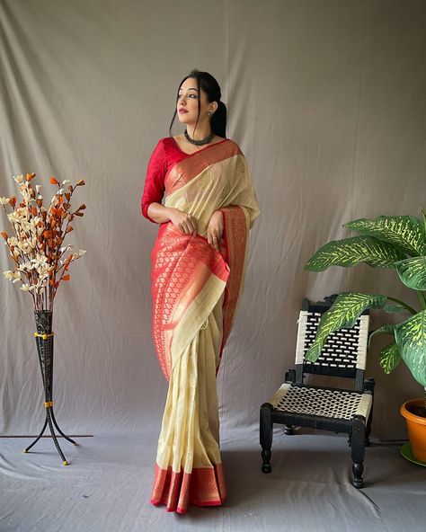 *PRESENTING ORIGNAL LINEN SAREE WITH CHAP BORDER AND GOLD WEAVED MOTTIFS AND RICH PALLU WITH FULL BROCADE CONTRAST BLOUSE *_ WhatsApp 6377811829 Cream And Red Saree, Cream Saree, Saree With Contrast Blouse, Linen Weaving, Purple Saree, Patola Saree, Linen Saree, Cream Blouse, Red Saree