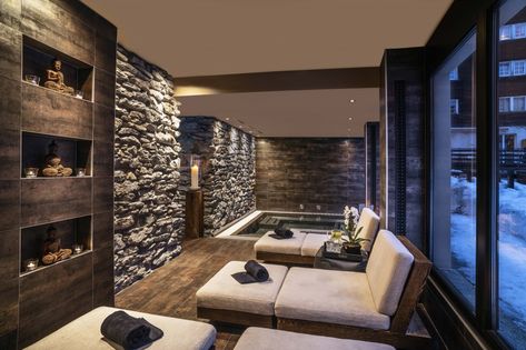 Luxury Wellness Spa, Wellness Keller, Indoor Spa Room, Home Wellness Spa, Wellness Spa Design, Luxury Home Spa, Fall Dining Room Table, Jacuzzi Room, Mountain Dream Homes