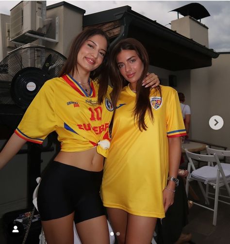 Romanian Girl, Romanian Women, Jersey Bola, Outfit Sport, Sport School, Eastern European, Insta Inspo, Junk Drawer, Eastern Europe