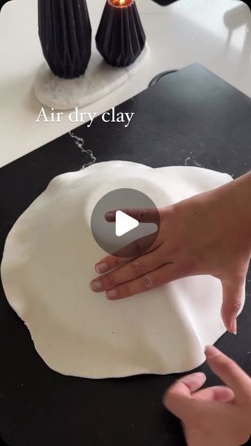 Air Clay Bowl Diy, Diy Porcelain Clay Projects, White Air Dry Clay Ideas, Diy Air Dry Clay Bowl, Painting On Air Dry Clay, How To Use Air Dry Clay Tutorials, Beginner Pottery Projects Easy Diy, Das Modelling Clay, Airdried Clay Ideas