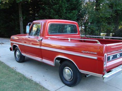 Purchase used 1972 Ford F-100 Sport Custom Red Short Bed All Original Georgia Truck VERY NICE! in Canton, Georgia, United States Red Truck Aesthetic, Red Ford Truck, Ka Chow, Emergency Checklist, Canton Georgia, Old Red Truck, Old Ford Truck, Bronco Truck, Vintage Scooter