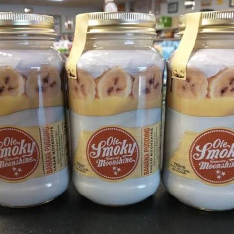 Ole Smoky Banana Pudding Moonshine - ShiftyChevre Banana Cream Moonshine Recipes, Banana Pudding Moonshine Recipes, Banana Pudding Moonshine, Old Smokey Moonshine Recipes, Ole Smokey Moonshine Recipes, Flavored Moonshine Recipes, Types Of Pudding, Old Smokey Moonshine, Homemade Liqueur