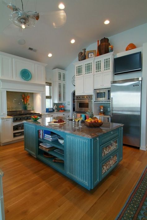 Blue Island House of Turquoise Beachy Kitchens, Tropical Kitchen, Turquoise Kitchen, Kitchen Design Color, House Of Turquoise, Coastal Kitchen, Kitchen Island Design, Island Design, Blue Island