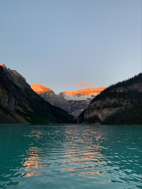 Banff National Park Wallpaper, Banf National Park, Lake Louise Aesthetic, Canada Road Trip Aesthetic, National Park Aesthetic Wallpaper, Banff National Park Aesthetic, Banff Aesthetic Summer, Canada Nature Aesthetic, Banff National Park Summer