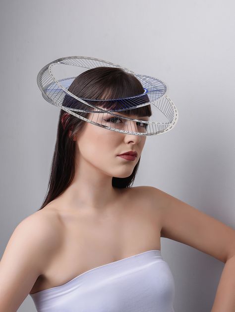 Futuristic Headdress, Runway Headpiece, Head Piece Jewelry, Head Dress Headpieces, Head Piece Fashion, Galaxy Makeup, Silver Head Piece, Prom Queens, Headpiece Jewelry