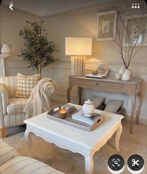 Cream Living Rooms, Luxurious Interior Design, Home On A Budget, Luxurious Interior, Cosy Living, Classic Interiors, Cottage Living Rooms, Cosy Living Room, Neutral Living Room