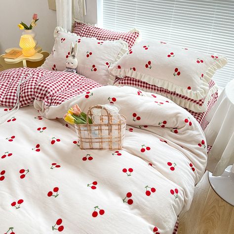 korean style milk velvet thickened double-sided warm bedding set wholesale Nihaojewelry NHPUJ409922 Bear Bed, Plaid Bedding, Blue Bedding Sets, Fitted Bed Sheets, Purple Tulips, Girl Beds, Flat Bed, Bed Styling, My New Room