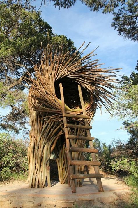 Human-Sized Nests with Ladders and Slides in Big Sur Market Architecture, Modern Metropolis, Natural Structures, Wooden Structure, Empty Nest, Vernacular Architecture, Earth Art, Design Exterior, Land Art