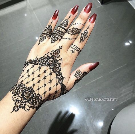 Lingerie Tattoo, Henna Practice, Mandala Tattoo Sleeve, Jagua Henna, Jagua Tattoo, Lace Tattoo Design, Henna Designs Wrist, Hand And Finger Tattoos, Henna Ideas