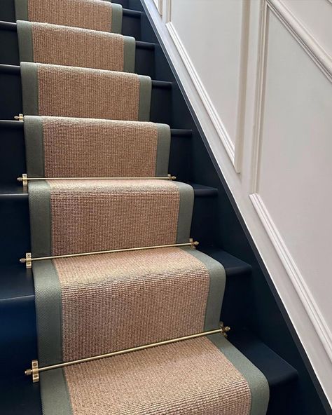 Looking for a finishing touch to your staircase? Why not add a little style to your step with a runner and stair rods. We absolutely love all these striking staircases showcasing our made to measure knurled stair rods; available in black, silver, gold and antique brass. Which ones are your favourite? Stair Runner Rods, Black Stairs, Staircase Runner, Stairs Design Interior, Stair Rods, Stairs Storage, Stair Hardware, Staircase Decor, Door Plaques