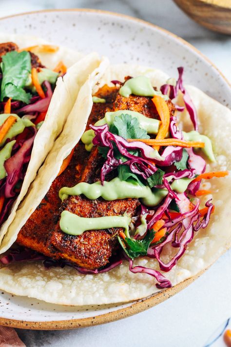 Tofu Tacos Recipes, Blackened Tofu, Blackened Fish Tacos, Blackened Fish, Tacos With Avocado, Tofu Tacos, Veggie Tacos, Avocado Crema, Vegan Cafe