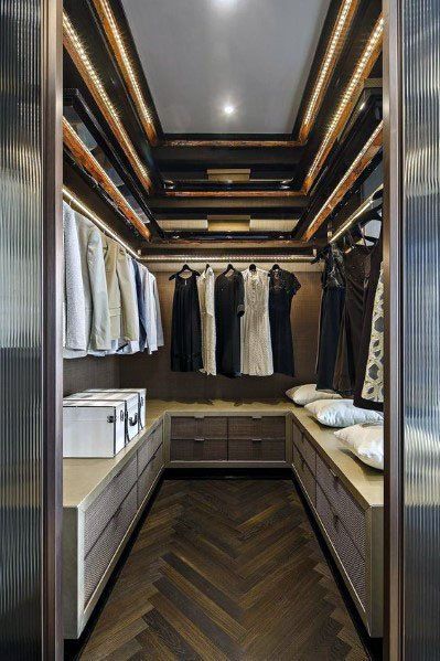 Minimalist Dekor, Small Closet Space, Walking Closet, Walk In Closet Design, Open Closet, Closet Layout, Wardrobe Room, Vevey, Closet Remodel