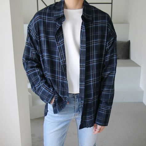 Kpop Fashion Men, Look Grunge, Minimalist Fashion Men, Mens Trendy Outfits, Street Style Outfits Men, Men Stylish Dress, Mens Outfit Inspiration, Mens Fashion Streetwear, Mens Fashion Casual Outfits