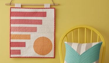 Ideas | How to Sew Jersey Fabric Diy Quilting Frame, Modern Machine Quilting, Quilted Wall Hangings Patterns, How To Make A Roman Blind, Diy Quilting, Hanging Quilts, Start Quilting, Quilting Frames, Jelly Rolls