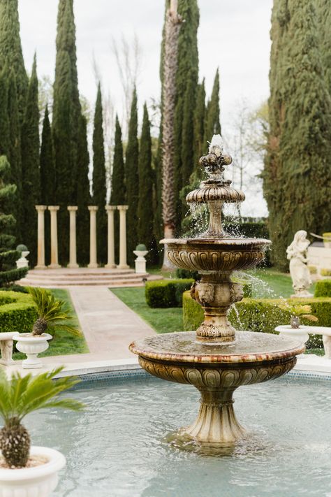 Staircase Garden, Grand Island Mansion, Island Mansion, Vintage Italian Wedding, Cocktail Hour Wedding, Dream Wedding Venues, Italian Wedding, Vineyard Wedding, Marry You