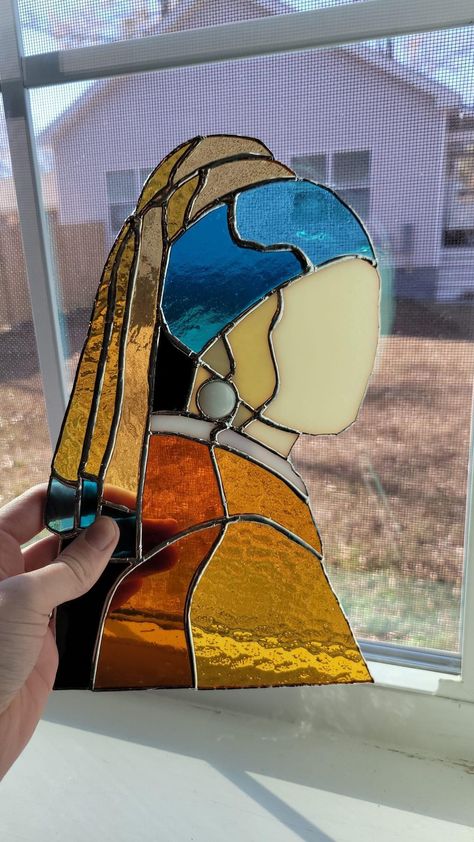 Vitray Art Ideas, Stained Glass Character, Vitrage Art, Stained Glass Face, Tiffany Stained Glass Art, Spiritual Stained Glass Patterns, Stained Glass Art Klimt, Stained Glass Spiritual, Disney Stained Glass