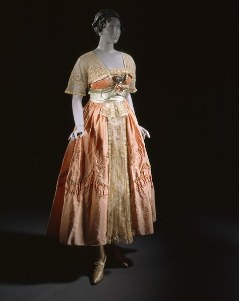 1916-1917 Lady Duff Gordon Dresses, Lucile Lady Duff Gordon, Lucile Dress, Titanic Fashion, Lady Duff Gordon, History Of Fashion, Tea Gown, 1910s Fashion, Afternoon Dress