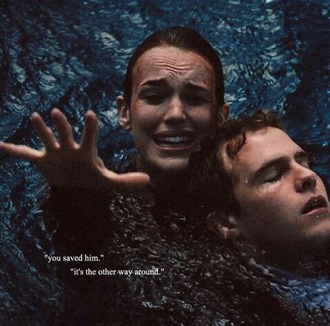 Fitz and Simmons in ocean. He saved her Jemma Simmons And Leo Fitz, Gentlemen Boyfriend, Fitzsimmons Aesthetic, Agents Of Shield Fitz, Fitz Simmons, Leopold Fitz, Jemma Simmons, Elizabeth Henstridge, Iain De Caestecker