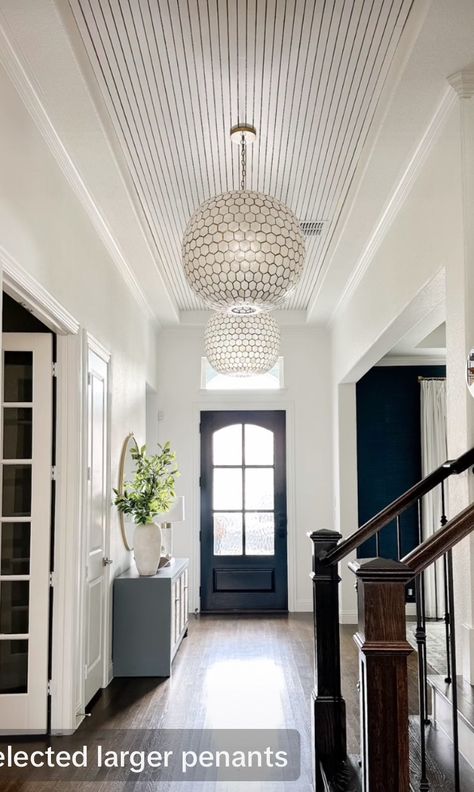 Slatted Ceiling, Entryway Inspo, Accent Ceiling, Console Styling, Entry Ideas, Plant Table, Entryway Console, Tray Ceiling, Small Entryway