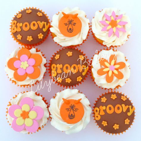 70s Themed Cupcakes, 70s Cupcakes Ideas, Groovy One Cupcakes, 70s Cupcakes, Two Groovy Cupcakes, Groovy Cupcakes Ideas, Hippie Cupcakes, Groovy Cupcakes, Retro Cupcakes