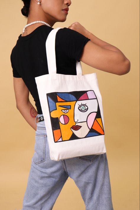 Diy Bag Painting, Creative Tote Bag, Diy Tote Bag Design, Fashion Art Direction, Painted Canvas Bags, Tote Bag Business, Textile Painting, Handpainted Tote Bags, Canvas Bag Diy