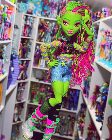 🎀Angel Loza Thurlow🎀 (@alozamh) • Instagram photos and videos Venus Fly Trap Monster High, Venus Fly Trap Monster, Flying Monsters, Fly Trap, Venus Fly Trap, Fly Traps, December 7, Monster High, Angel