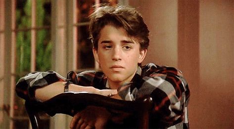 WYATT DONNELLY being sad while looking at you from afar because he thinks you're too beautiful for him Wyatt Donnelly, Ilan Mitchell Smith, Weird Science Movie, Kelly Lebrock, 90s Teen, New Retro Wave, Chad Michael Murray, Retro Film, Weird Science