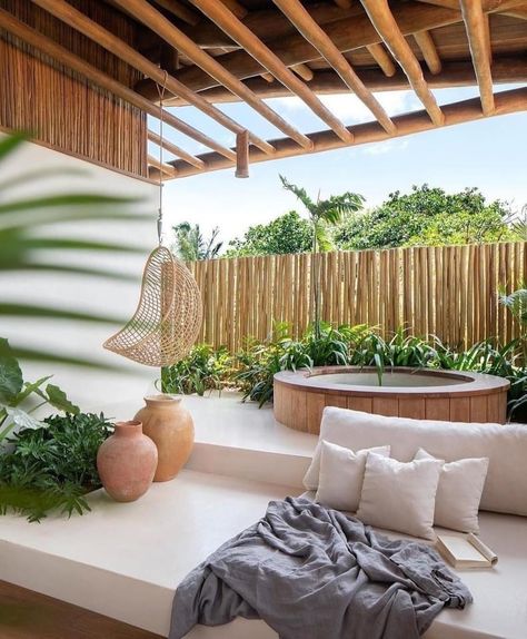 Boutique Hotels Interiors, Tropical Interiors, Boutique Hotels Design, Piscina Interior, Bamboo House Design, Airbnb House, Tropical Backyard, Hot Tub Garden, Retreat House