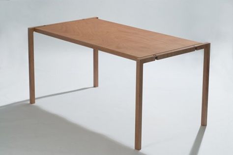 Minimalist Flat Folding Table | Craziest Gadgets Small Room Layouts, Plywood Table, Minimalist Dekor, Italian Designers, Foldable Furniture, Minimalist Flat, Transforming Furniture, Waste Reduction, Minimalist Dining Room