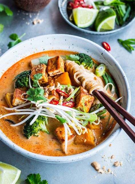 Vegetarian Red Curry, Laksa Recipe, Asian Soup Recipes, Warm Soup Recipes, Asian Soup, Crispy Tofu, Asian Flavors, Red Curry, Ingredients Recipes