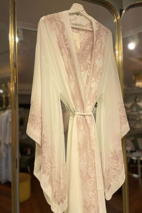 Featuring a soft texture, %100 Silk Chiffon, Off White Powder Sofia Robe Set is sure to become a Robe Sets favorite. Secure and Easy Checkout! Silk Robe Aesthetic, Kimono Sleepwear, Core Aesthetics, Birthday Vibes, Robe Women, Luxury Sleepwear, Silk Kimono Robe, Elegant Dresses Classy, Wedding Robe