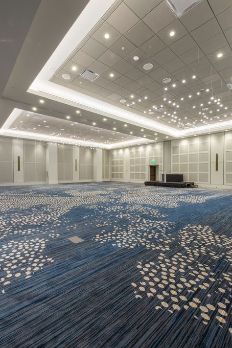 Modern Function Hall Interior Design, Modern Ballroom Design, Multipurpose Hall Interior Design, Banquet Hall Design Interiors, Ballroom Interior, Banquet Design, Ballroom Design, Mosque Design Islamic Architecture, Event Space Design