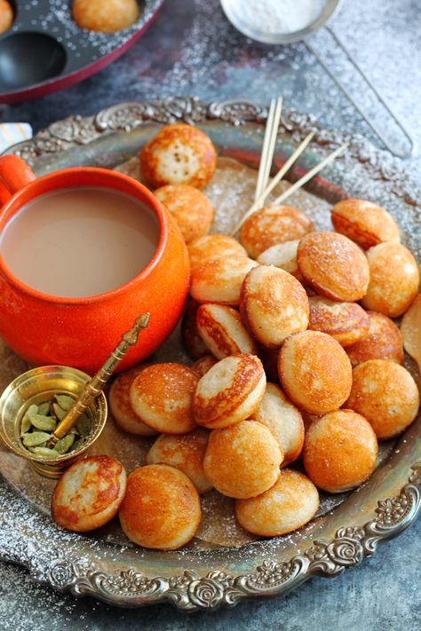 These light and fluffy East African coconut and cardamom doughnuts just melt in your mouth. They're perfect with masala chai and are a popular street food all over Tanzania. Kenyan Food, Potato Fritters, African Cooking, All Recipes, British Food, African Food, Melt In Your Mouth, Trail Mix, Zambia