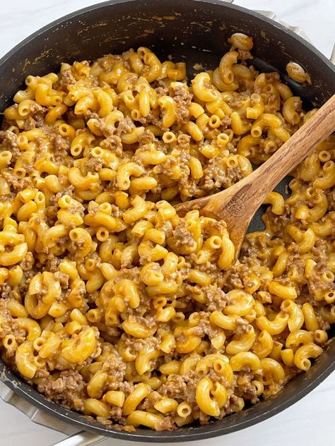 Recipe for homemade hamburger helper that is shown inside a skillet pan. Hamburger Helper Recipes, Camping Meal, Skillet Pan, Homemade Hamburger, Homemade Hamburgers, Hamburger Helper, Beef Casserole Recipes, Fast Dinners, Beef Recipes For Dinner