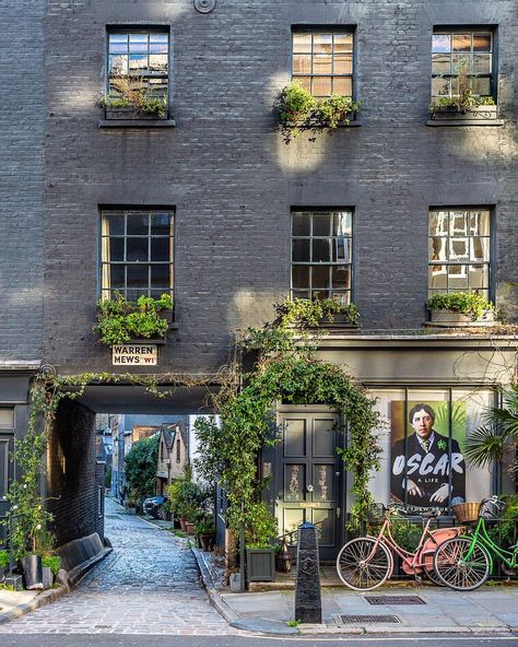 Warren Mews in London’s Fitzrovia is one of the prettiest streets in the UK capital. Click through for more pictures on A Lady in London’s Instagram.   #london #mews #fitzrovia A Lady In London, Fitzrovia London, London Streets, London Architecture, London Places, London Restaurants, Things To Do In London, London Town, London Photography