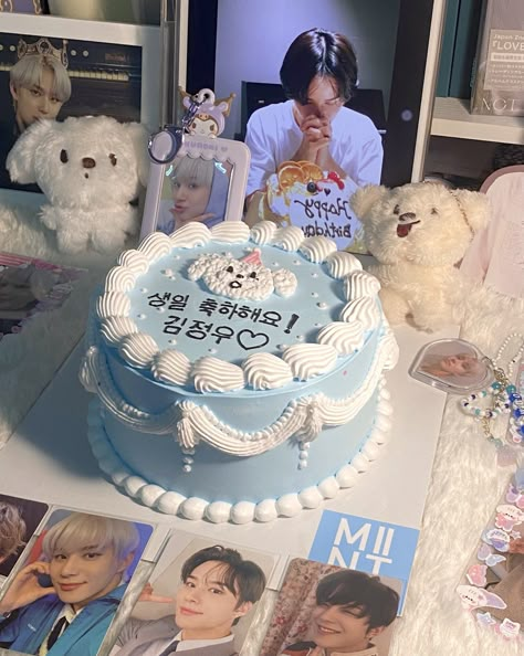 Kpop Birthday Aesthetic, Nct Cake, Kpop Cake, Bts Cake, Cake For Boyfriend, Artist Cake, Cake Cafe, Mango Cake, Korean Cake