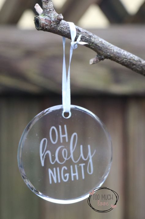 Glass Etched Ornaments, Etched Glass Ornaments Diy, Glass Etching Ideas, Glass Ornaments Diy, Glass Etching Diy, Etching Diy, Etched Gifts, Etching Cream, Stencil Vinyl