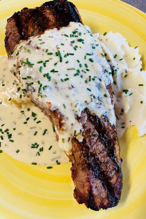 steak with cream sauce Mexican Cream Sauce, Cream Sauce For Steak, Steak Cream Sauce, Pepper Sauce For Steak, Sauce For Steak, Dijon Cream Sauce, Steak Sauce Recipes, Garlic Cream Sauce, Cream Sauce Recipes