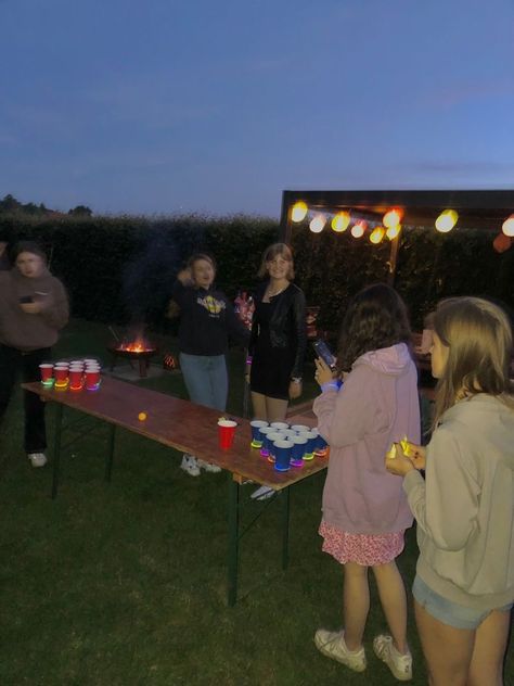 Backyard Rager Party, Summer Night Garden Party, Birthday Party Outside, Backyard Summer Party, Field Party, Outside Party, 17. Geburtstag, Summer Night Party, Sweet Sixteen Birthday Party Ideas