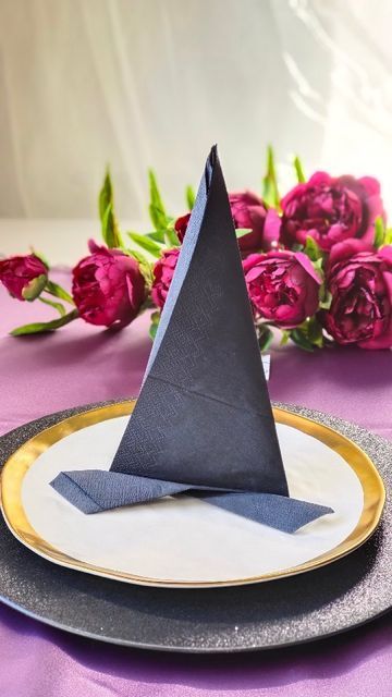 Halloween Napkin Folding, Folded Napkins, Napkin Folds, Halloween Napkins, Halloween Is Coming, Harry Potter Style, Napkin Folding, Harry Potter Party, October 7