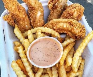 food Chicken Fingers And Fries, Fries Aesthetic, Chicken Finger, Chicken Fingers, Tasty Foods, Background Ideas, Dinner Meals, Food Yummy, Food Goals