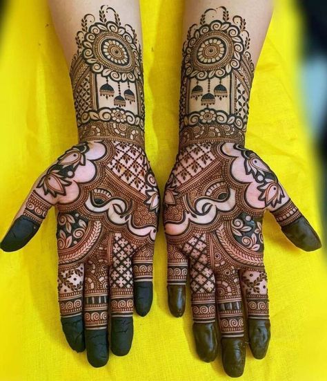 Half Hand Designer Mehndi, Mehendi Designs Half Hand, Semi Bridal Mehendi Design Front Hand, Morden Mehndi Design, Half Hand Mehndi Design Latest, Mehndi Designs Indian Weddings, Bharva Mehndi Designs, Mehendi Designs For Engagement, Back Hand Mehndi Designs Bridal