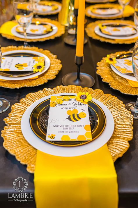 Bumble bee Bumblebee Decorations, Bumble Bee Centerpiece Ideas, Bumble Bee Baby Shower Ideas Decoration, Bee Dessert Table, Bee Theme Table Setting, Bee Themed Baby Shower Table, Bee Themed Tablescape, Bumble Bee Gender Reveal Party Ideas, Bumble Bee Gender Reveal