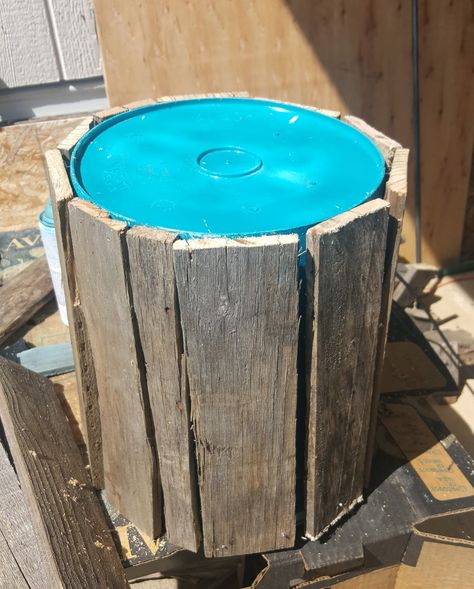 Five Gallon Bucket, Diy Bucket, Bucket Planters, Vintage Milk Can, Bucket Gardening, Pallet Planter, Paint Buckets, Front Deck, Faux Stained Glass