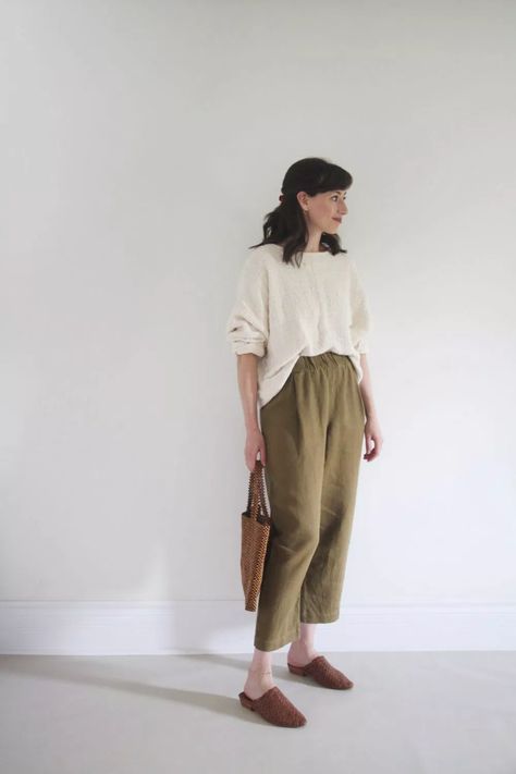 Comfortable Office Outfits, Postpartum Fashion, Elizabeth Suzann, Holiday Giveaway, Fashion Professional, Fashion Rules, Comfortable Office, Fall Capsule Wardrobe, Minimalist Wardrobe