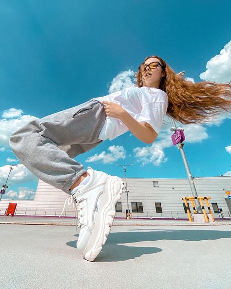 Hiphop Photoshoot, Nike Photoshoot, Photoshoot Streetwear, Hip Hop Photoshoot, Streetwear Poses, Street Fashion Photoshoot, Streetwear Photoshoot, Poses Photoshoot, Dance Photography Poses