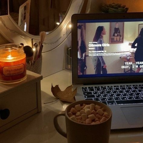 Gilmore Girls Seasons, Gilmore Girl, Fall Mood Board, Fall Inspo, Season Of The Witch, Foto Ideas Instagram, Best Seasons, We Fall In Love, Autumn Cozy