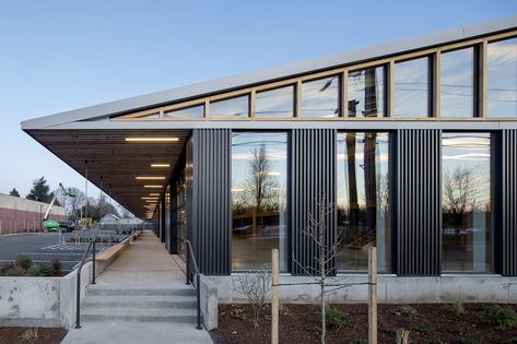 Gallery of Flex Commercial Building / LEVER Architecture - 2 Wood Column, Garage Door Styles, Flex Space, Garage Style, Roof Beam, Roof Architecture, Spa Decor, Architectural Section, Commercial Building