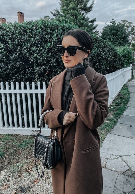 Black And Chocolate Brown Outfit, Chocolate Brown Wool Coat, Chocolate Coat Outfit, Brown Overcoat Outfit Women, Long Coats For Women Classy, Dark Brown Coat Outfit, Chocolate Brown Outfit, Chocolate Brown Coat, Brown Outfit Ideas